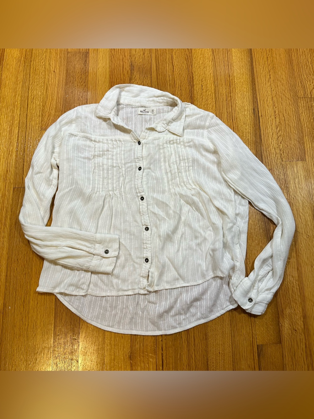 Hollister Pintuck Button-Front Shirt in a cream size XS (A4)